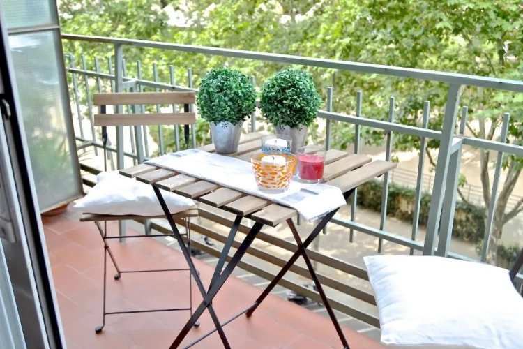 3 Bedrooms Apartment