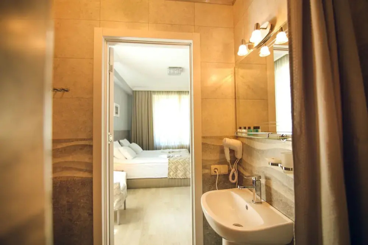 Hotel Kera