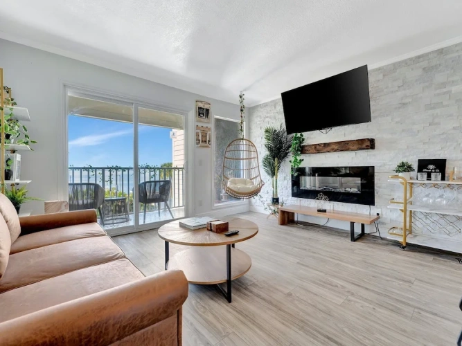 Apartment with balcony