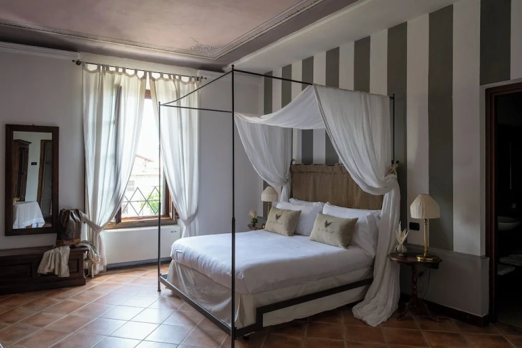 Classic Quadruple room