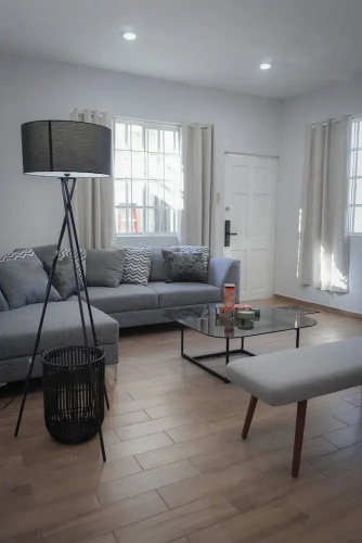 Modern Flat with 2 Bedrooms Near sea