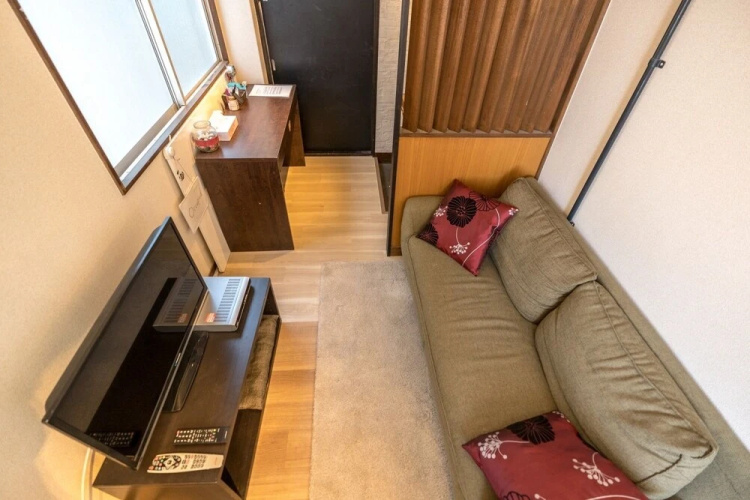 Air Hotel Iriya