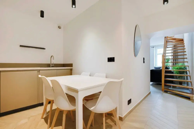 Eclectic Apartment - 2br/6p - Pl. Republique