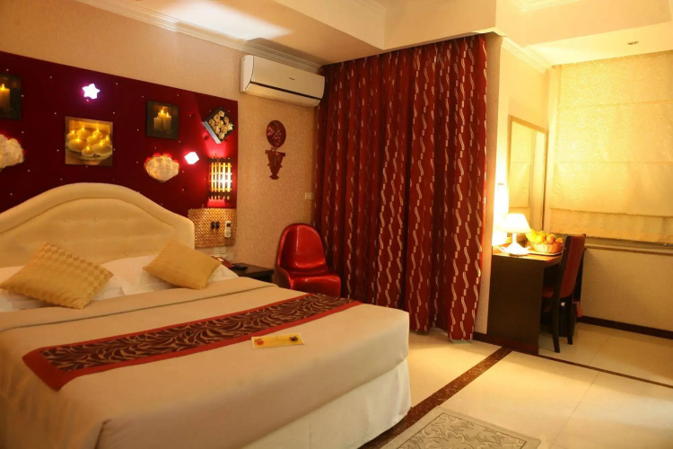 Le Vieux Nice Inn