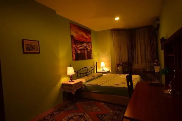 Station Hotel 34