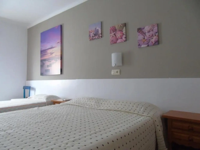 Standard Triple room