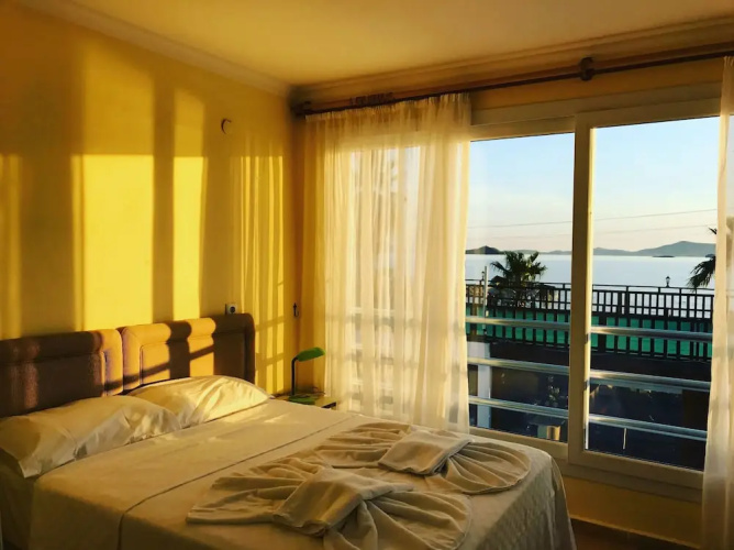 Ayvan Beach Hotel