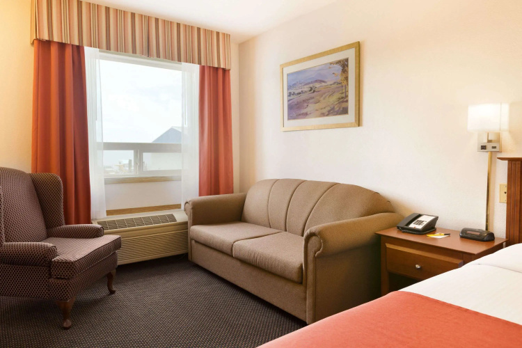 Super 8 by Wyndham Drayton Valley