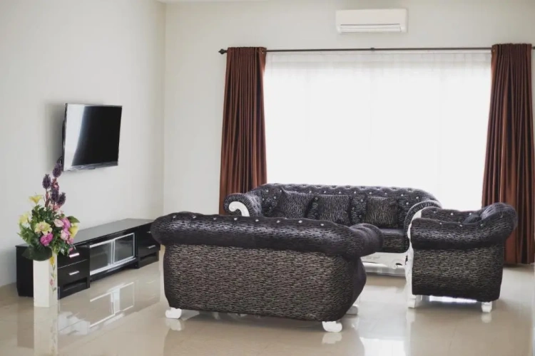 3 Bedrooms Apartment