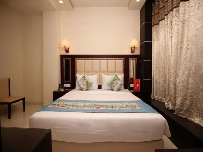 OYO Flagship 737 Paschim Vihar