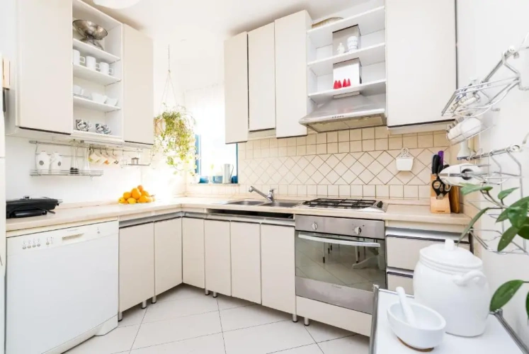 2 Bedrooms Apartment