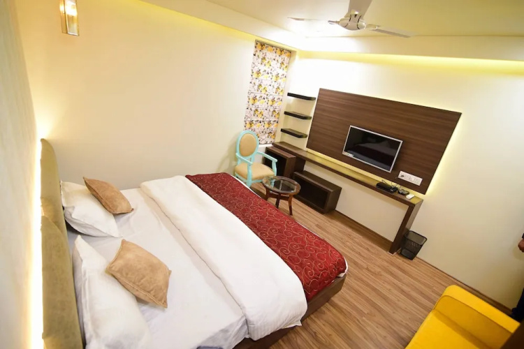Shyampuriya Palace By FabHotel