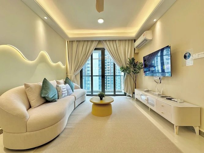 1 Bedroom Luxury Apartment with balcony and with city view