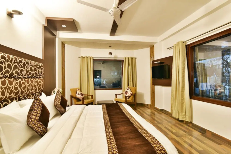 Kapoor Resort