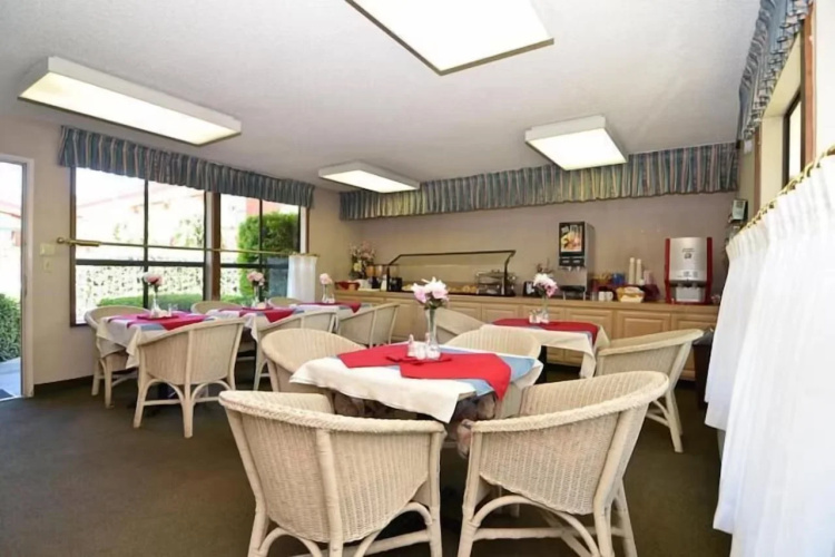 County Inn photo 26