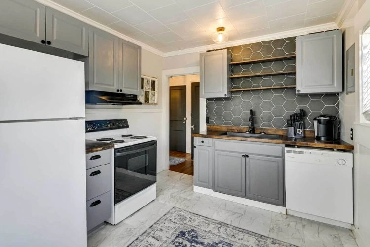 2 Bedrooms Apartment