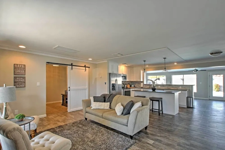 4 Bedrooms Cottage
