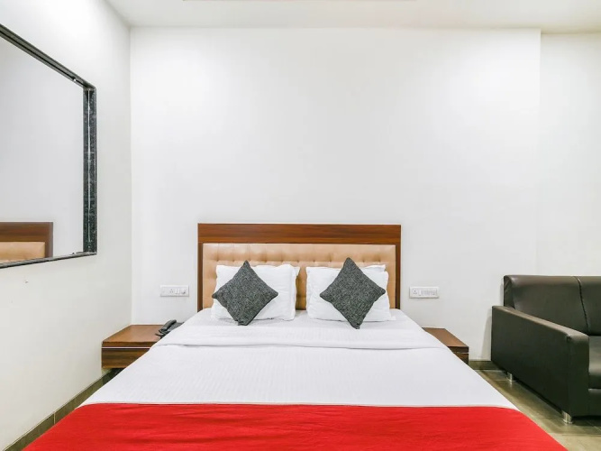 OYO 7057 Global Inn