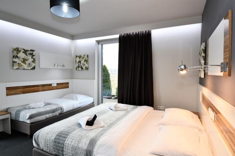 Standard Triple room
