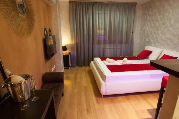 Gentleman Dog Apartment