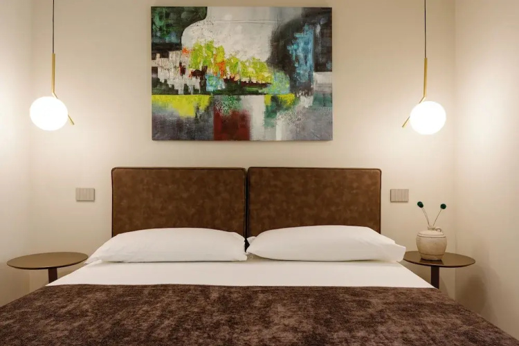 Hera rooms and suites