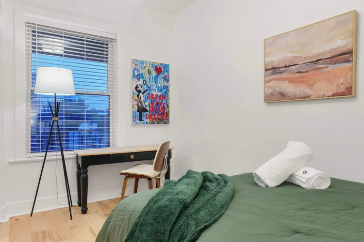 Lakeview 6bed 4bath by Wrigley Field