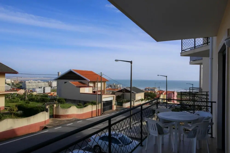 Atlantic Ocean Pool Apartment