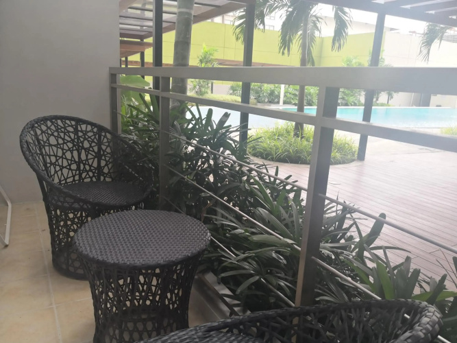 Centrio Tower Beside Ayala Studio Unit with Balcony 23