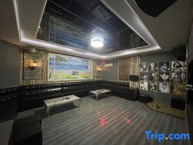 Jiayuguan Impression Xiongguan Concept Hotel