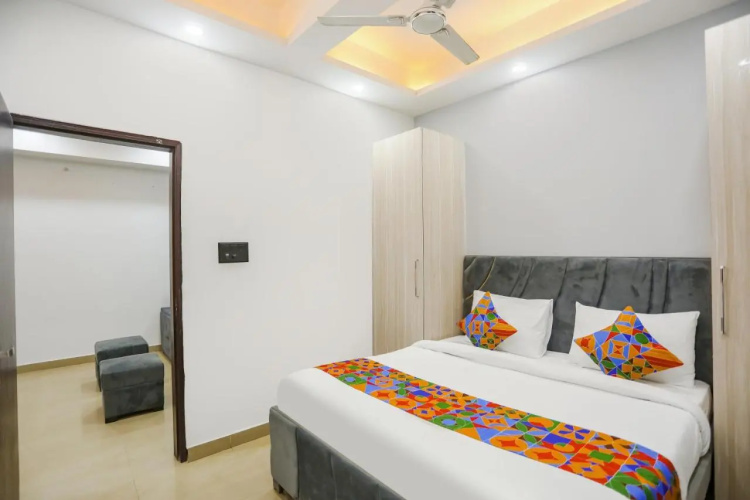 FabHotel Rasa Arcade