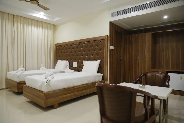 Ostin Viceroy Grand