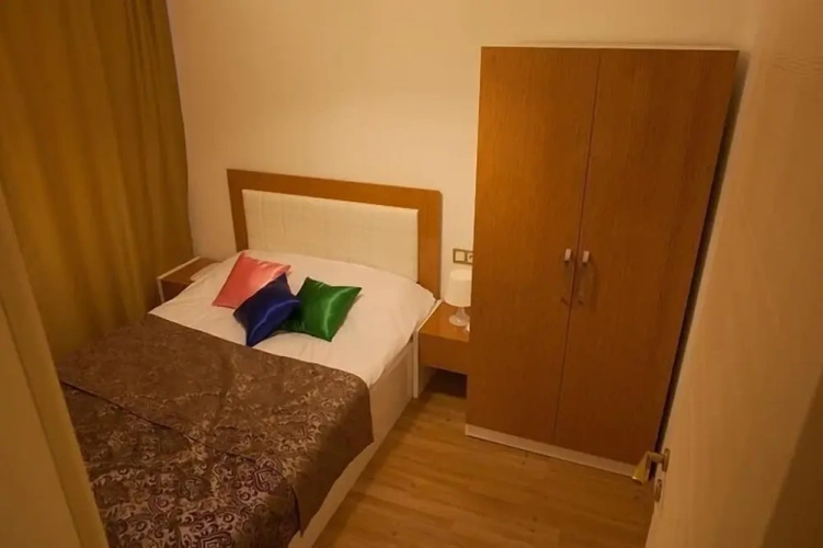2 Bedrooms Apartment