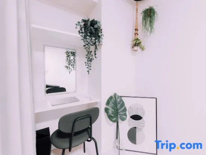 Minimalist Loft 6: Namba Cozy Studio & 24/7 Gym Access 5