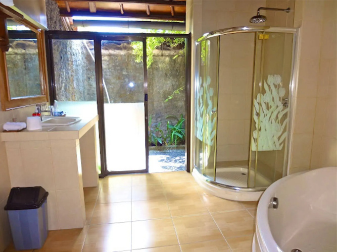 Aahh Bali Bed and Breakfast
