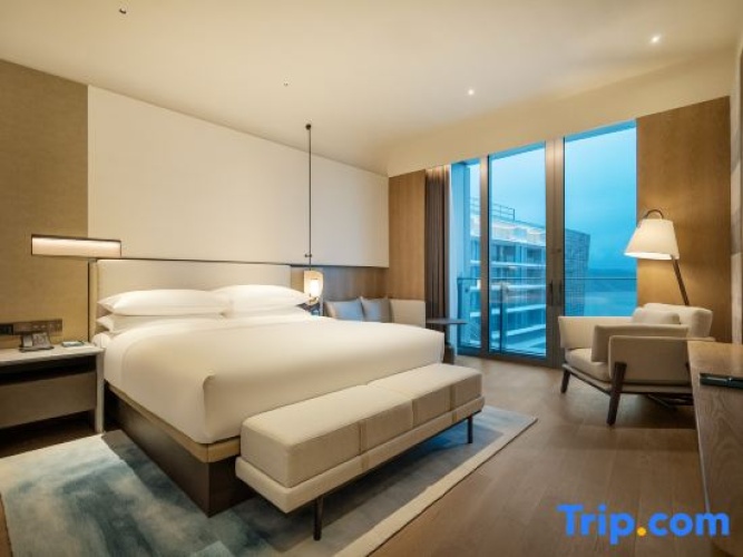 1 Bedroom Premier Double Suite with balcony and with ocean view