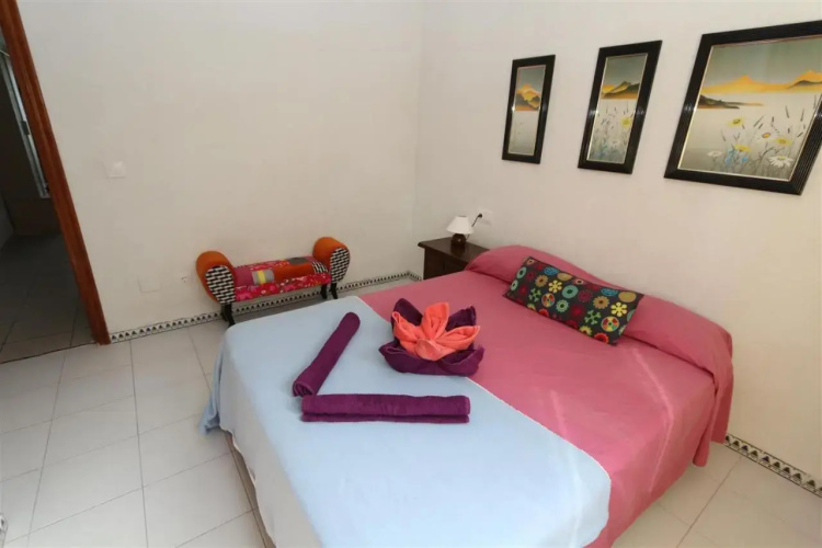 Apartment overlooking to the pool 2450