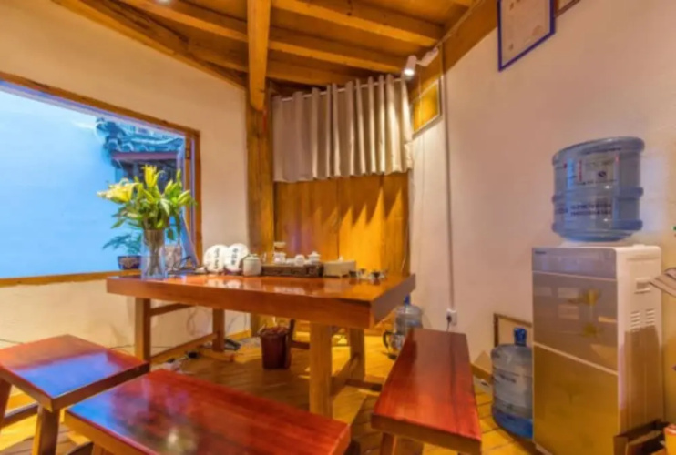 Yilanfenghua Hostel