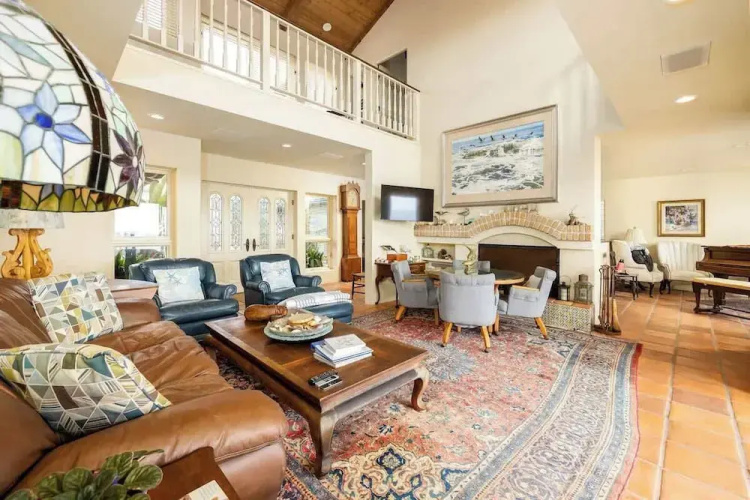 4 Bedroom With Pool in Oceanside