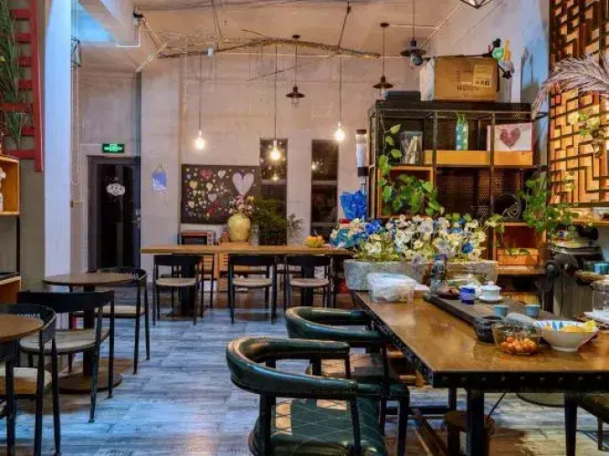 Houyuan Qisu Creative Theme Hostel