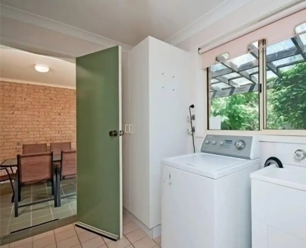 3 Bedrooms Cottage with balcony