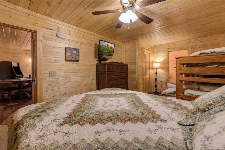 Emilys Hideaway - Four Bedroom Cabin