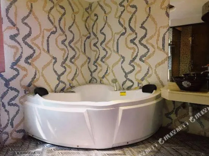 Shanghai Qitian Choice Hotel