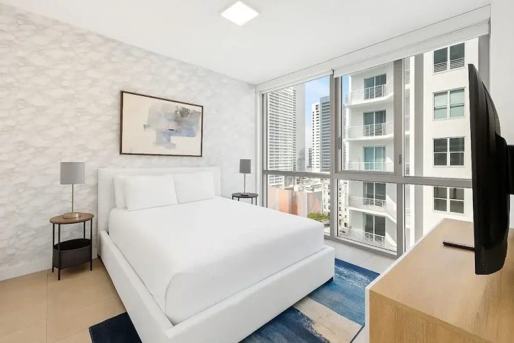 1 Bedroom Standard room with balcony and with city view