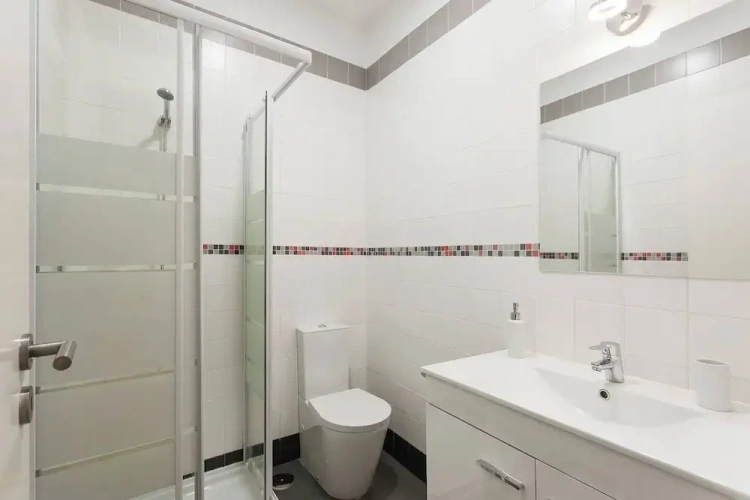 2 Bedrooms Classic Apartment