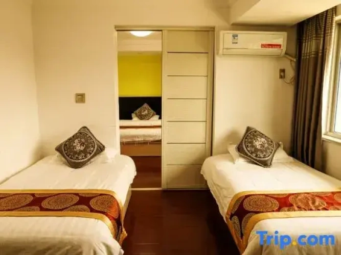 Deluxe Quadruple room