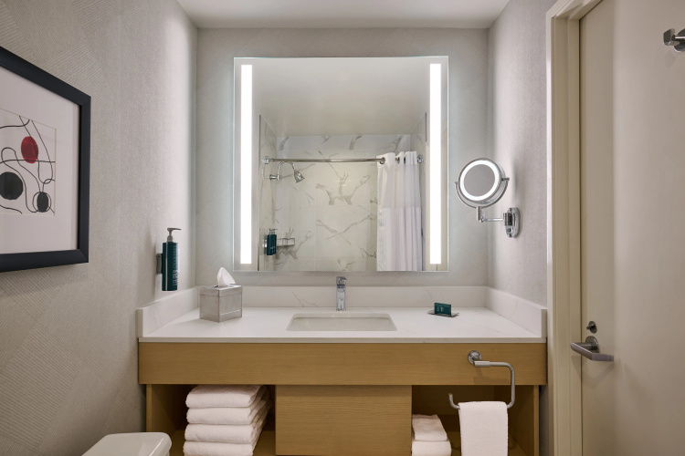 DoubleTree by Hilton Hotel Newark - Fremont photo 9