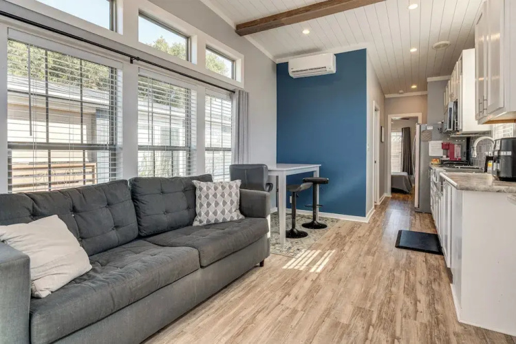 Austin Tiny Home: Fireplace, Shared Pool & Hot Tub