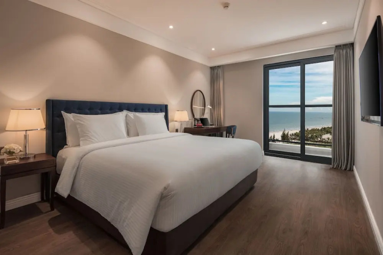 Brand New 2bdr Suite Rooftop Pool