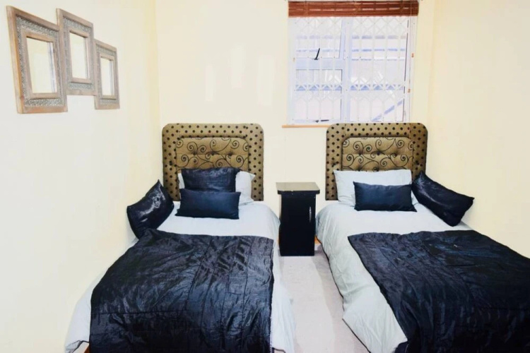 3 Bedroom House 3 Bathtoom