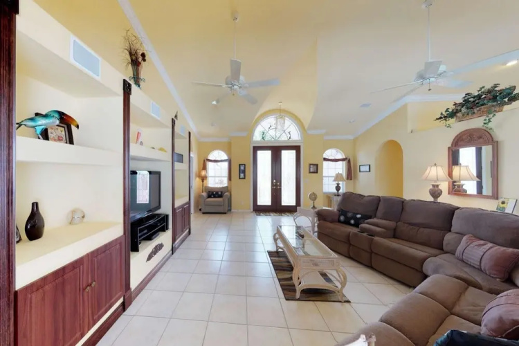 2540 SW 30th St
